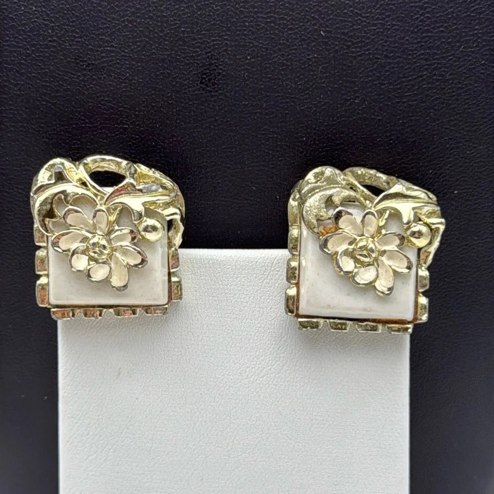 Vintage statement art deco oversized white gold tone flower clip on earrings